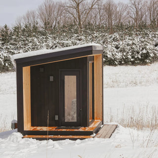 Outdoor Traditional Cedar Sauna with Porch – Up to 3 Persons